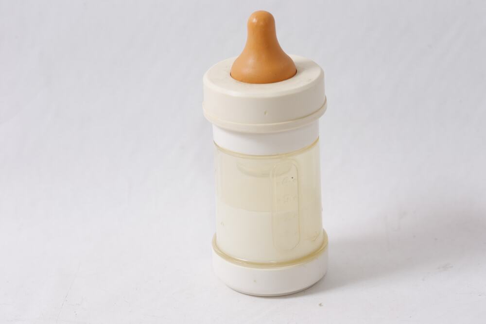 1986 Fisher-Price Disappearing Milk Bottle Fun with Food Toy Set ~260618-WH 1118